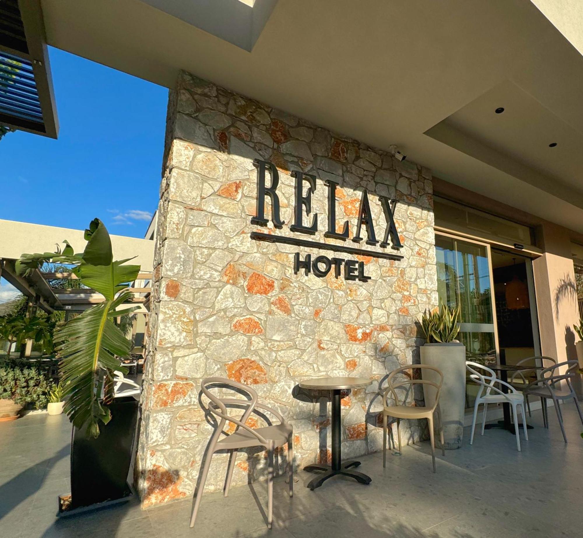 Relax Hotel Palaiochora Exteriér fotografie